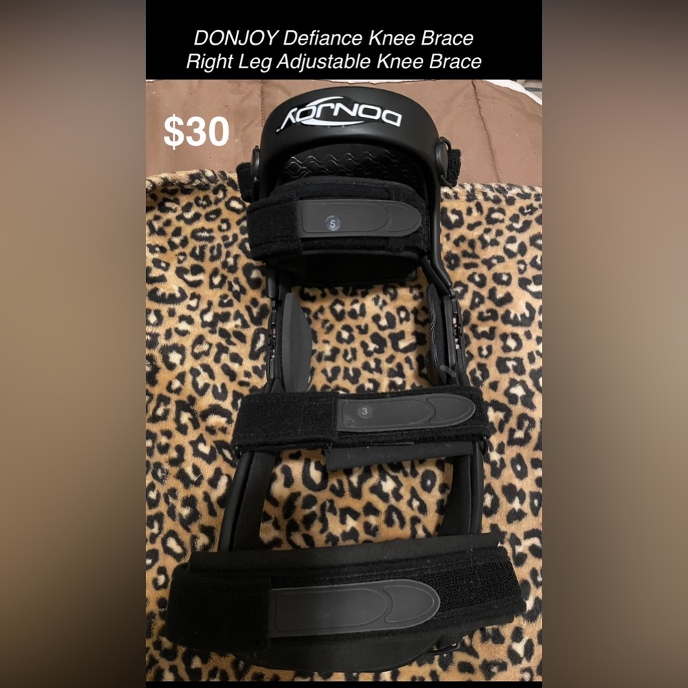Right Knee Brace